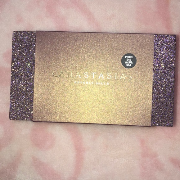 Stunning Brand New ABH Palette Vault - Picture 2 of 8